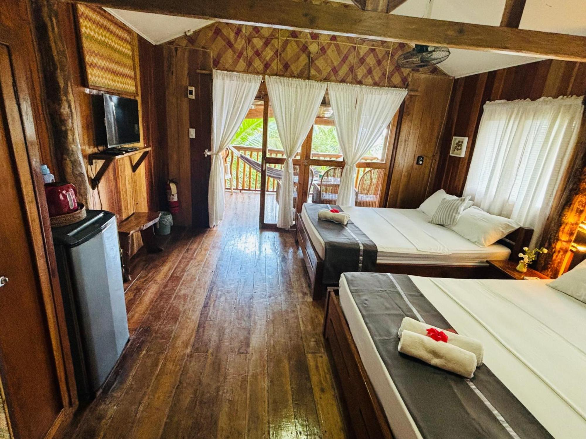 White Beach Front And Cottages Buruanga Bagian luar foto