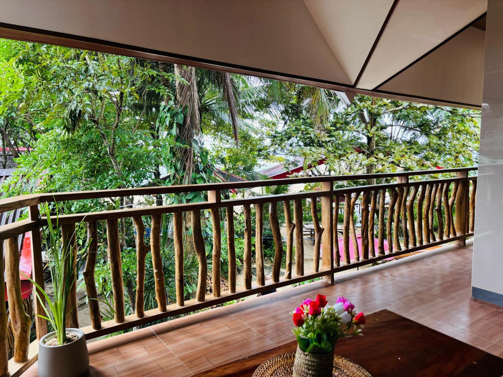 White Beach Front And Cottages Buruanga Bagian luar foto