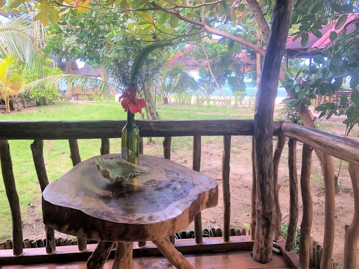White Beach Front And Cottages Buruanga Bagian luar foto